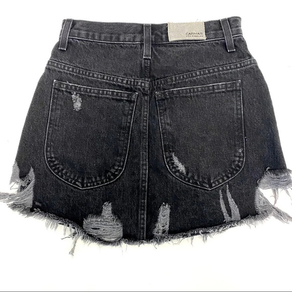 CARMAR BEATRICE Zip Front Black Denim Mini Skirt Distressed Raw hem Size 24 - Picture 4 of 11